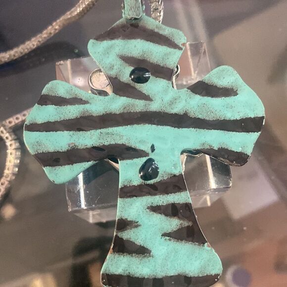 Fancy ceramic cross with jewels set on a beautiful Sterling and rhinestone 26” - Picture 8 of 10